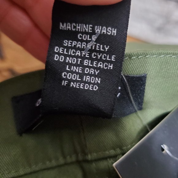 Anna Cai Olive Button Front Pants Size M.Waist approx: 14.5 inches Inseam app - Picture 8 of 9